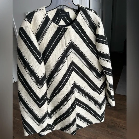 Zara Jacket - Picture 4 of 6